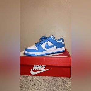 Nike dunk UNC (9.5)